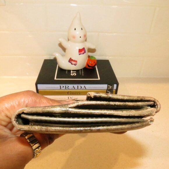 Gucci Wallet Pre-loved, but in Great Condition. - Picture 5 of 14